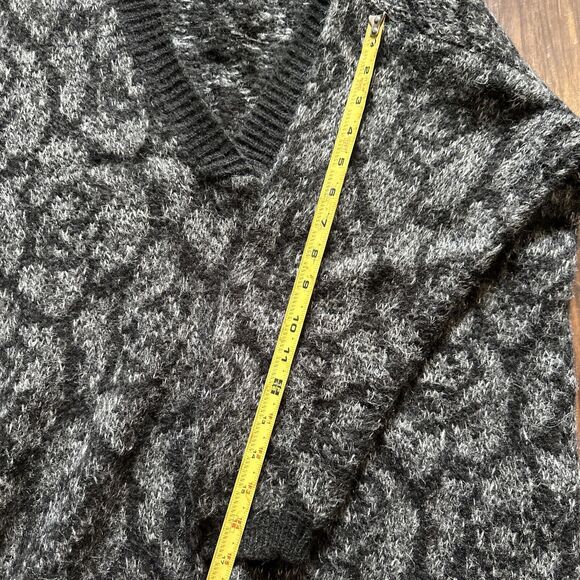 United Colours Of Benetton Sweater V Neck L Italy 3/4 Sleeves Black Grey VTG - Picture 10 of 11